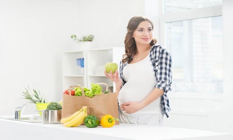 Nutrisi ibu hamil merupakan salah satu faktor utama penentu kesehatan ibu dan janin. Kenali 5 kebutuhan nutrisi ibu hamil muda disini.
