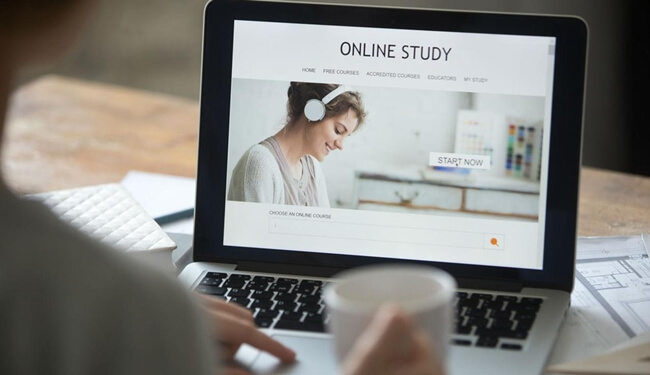 manfaat, kelebihan dan keuntungan kuliah online yang harus anda ketahui sekarang juga
