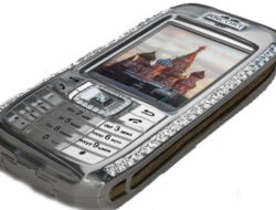 Harga dan Spesifikasi Diamond Crypto Smartphone Windows C